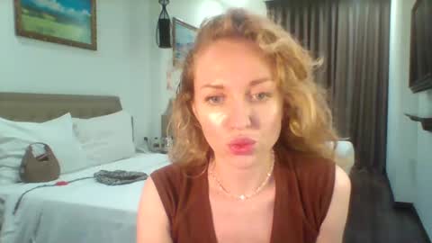 Sasha online show from December 14, 2025, 10:53 am