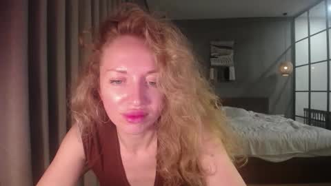 Sasha online show from December 18, 2025, 1:06 pm