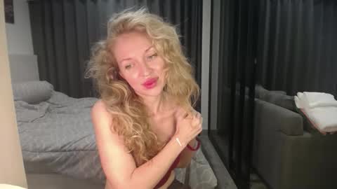 Sasha online show from April 6, 2026, 4:52 pm