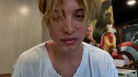 Snapshot of sashenkka chatting on June 21, 2026, 7:22 am Sasha -- online show from June 21, 2026, 7:22 am