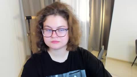 .Alexandra online show from September 18, 2025, 9:28 pm