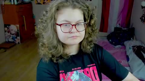Snapshot of sashy_way chatting on May 17, 2026, 1:18 pm .Alexandra online show from May 17, 2026, 1:18 pm