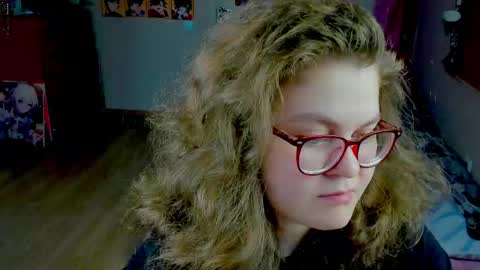 Snapshot of sashy_way chatting on June 9, 2026, 6:19 pm .Alexandra online show from June 9, 2026, 6:19 pm