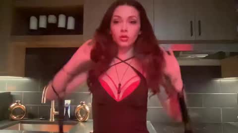 saskia online show from October 12, 2025, 5:39 am