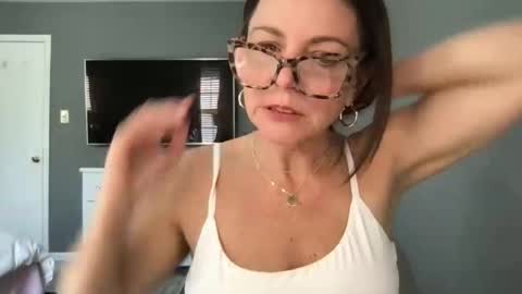 sassynsweetmilf online show from March 24, 2026, 4:01 pm