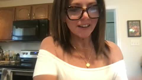 sassynsweetmilf online show from April 10, 2026, 4:44 pm