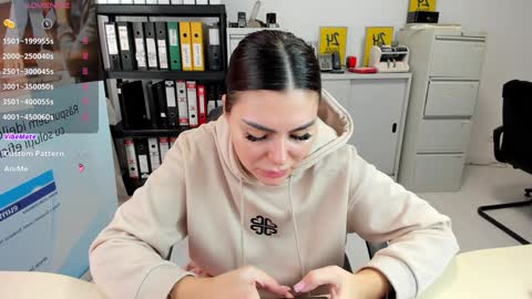 sassytiff online show from January 8, 2025, 12:15 pm