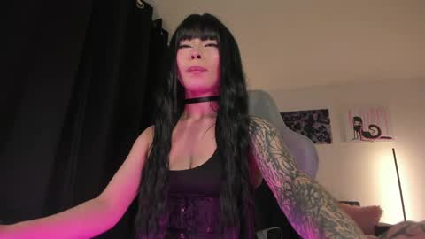 Snapshot of satanbabee_ chatting on April 26, 2026, 11:13 pm im expecting 300 thumbs up on my altar online show from April 26, 2026, 11:13 pm