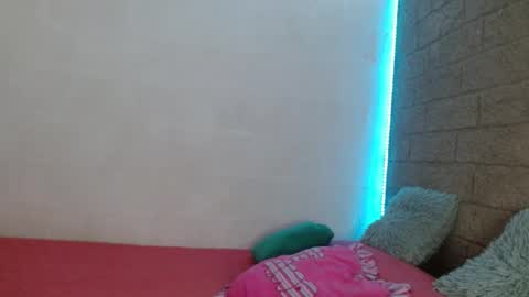 Sativa online show from December 17, 2024, 5:47 pm