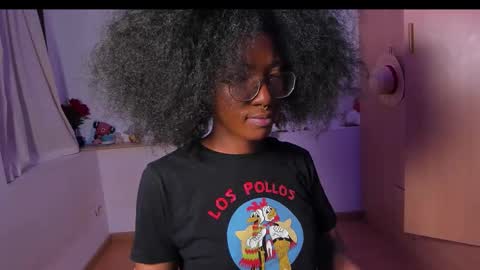 saturno_vibes online show from September 19, 2025, 7:43 am