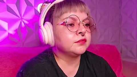 Gina George online show from November 6, 2025, 1:50 am