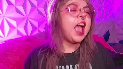 Gina George online show from November 8, 2025, 12:11 am