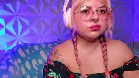 Gina George online show from April 19, 2026, 10:12 pm