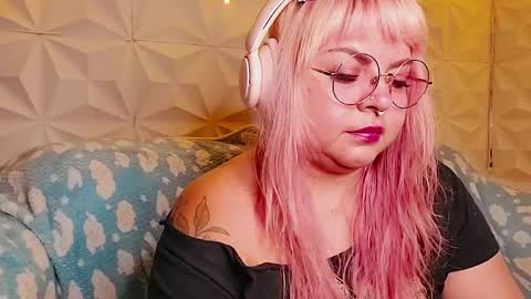Gina George online show from June 6, 2026, 11:42 pm