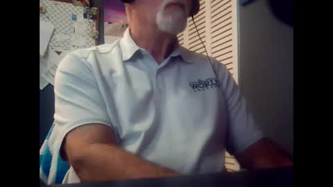 Snapshot of satyr64 chatting on December 17, 2025, 6:36 pm satyr64 online show from December 17, 2025, 6:36 pm