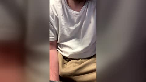 Snapshot of sauceisraw chatting on May 20, 2026, 10:49 pm sauceisraw online show from May 20, 2026, 10:49 pm