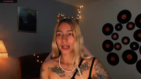 I AM JENN  online show from February 28, 2025, 2:42 am