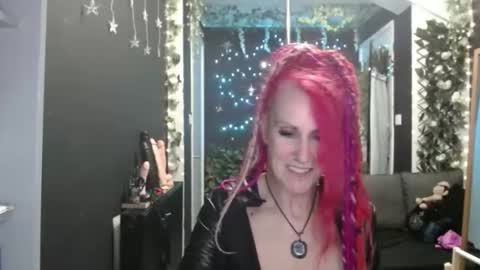 SaucySky online show from September 25, 2025, 9:51 pm