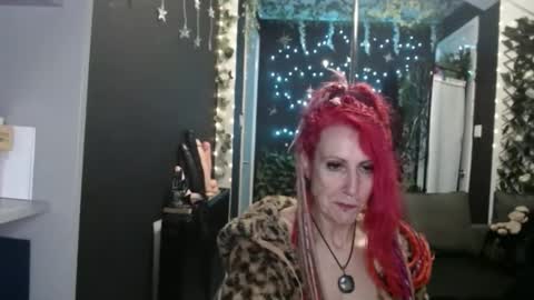 SaucySky online show from November 12, 2025, 3:29 am