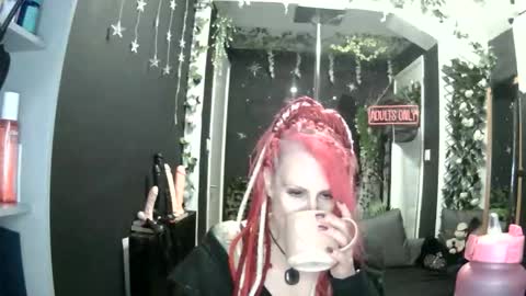 SaucySky online show from April 18, 2026, 9:37 pm