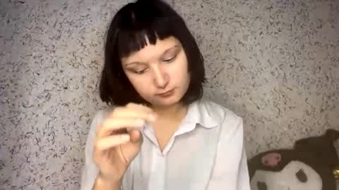 Elly online show from November 21, 2025, 9:19 am