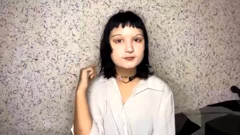 Elly online show from November 29, 2025, 9:01 am