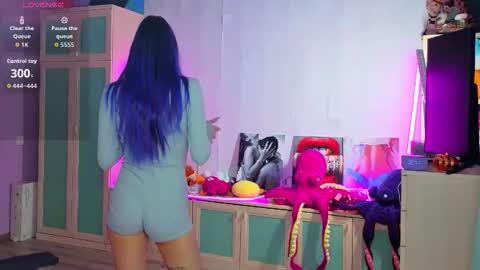 Ariel online show from December 18, 2025, 4:29 am