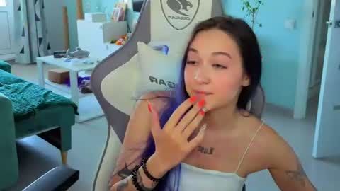 Snapshot of savage_lust_ chatting on June 15, 2026, 4:36 am Ariel online show from June 15, 2026, 4:36 am