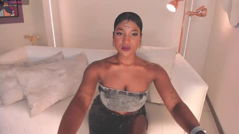 S a v a n n a h  online show from January 29, 2025, 7:43 pm