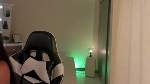 Savannahwildee online show from March 2, 2025, 2:32 pm