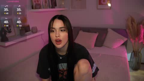 Snapshot of savvage_play chatting on February 4, 2025, 8:06 pm Naomi online show from February 4, 2025, 8:06 pm