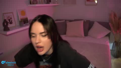 Snapshot of savvage_play chatting on February 11, 2025, 7:38 pm Naomi online show from February 11, 2025, 7:38 pm