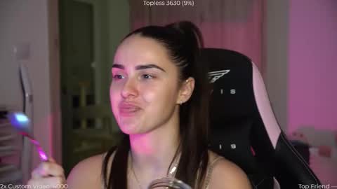 Snapshot of savvage_play chatting on November 20, 2025, 7:46 pm Naomi online show from November 20, 2025, 7:46 pm