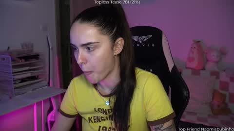 Snapshot of savvage_play chatting on December 13, 2025, 7:53 pm Naomi online show from December 13, 2025, 7:53 pm