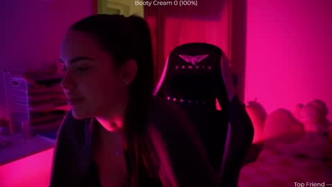 Snapshot of savvage_play chatting on January 19, 2026, 5:22 am Naomi online show from January 19, 2026, 5:22 am