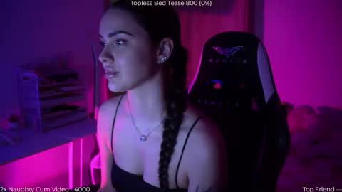 Snapshot of savvage_play chatting on February 11, 2026, 7:41 pm Naomi online show from February 11, 2026, 7:41 pm