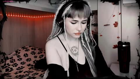 pronoun she. name Mary. age 21. online show from January 6, 2025, 3:29 pm