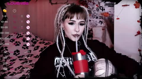 pronoun she. name Mary. age 21. online show from January 7, 2025, 9:25 pm