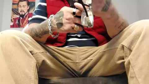 sayhi2mylilguy online show from October 26, 2025, 10:43 am