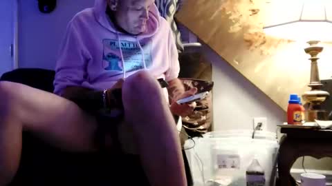 sayhi2mylilguy online show from November 8, 2025, 6:13 am