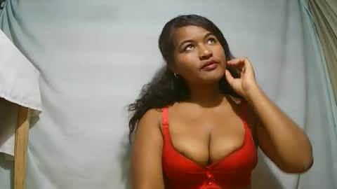 saylla1 online show from February 14, 2026, 6:43 am