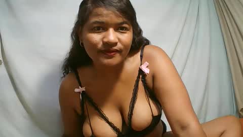 saylla1 online show from February 15, 2026, 6:15 pm