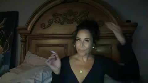 Good Girls Say Please...and Thank You online show from October 4, 2025, 5:38 am