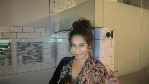 Good Girls Say Please...and Thank You online show from November 1, 2025, 5:59 pm