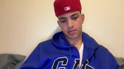 sbouchikh03 online show from February 12, 2026, 5:46 am