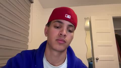 sbouchikh03 online show from February 13, 2026, 6:31 am