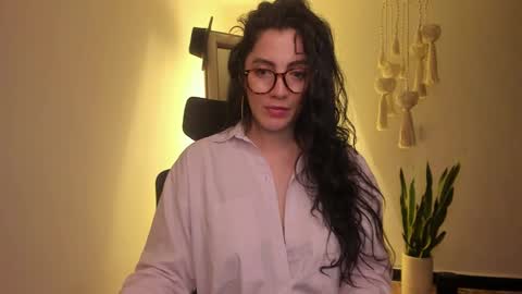 Venus online show from February 27, 2025, 1:17 pm