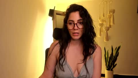 Venus online show from March 2, 2025, 4:42 pm