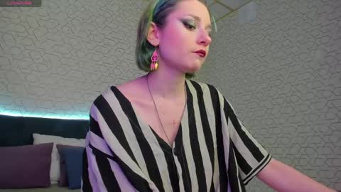 Snapshot of scarle_whisper chatting on May 13, 2026, 9:17 am Emmy online show from May 13, 2026, 9:17 am
