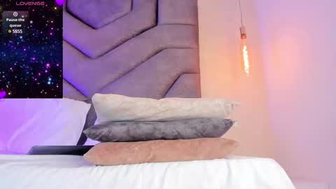 Scarlett online show from March 6, 2025, 10:58 pm